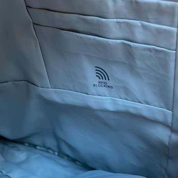 Magellan’s VaultPro crossbody Gateway Grade Bag Organizer Travel Bag Organizer - Picture 6 of 9